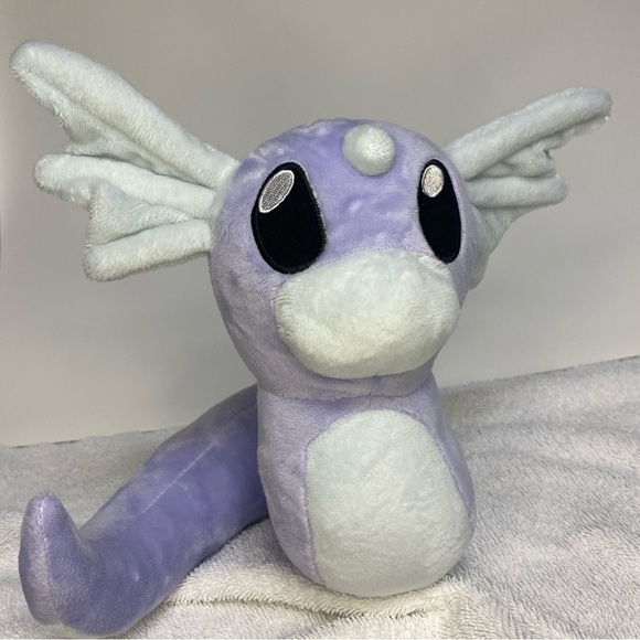 Dratini Pokemon plush toy - Picture 2 of 7